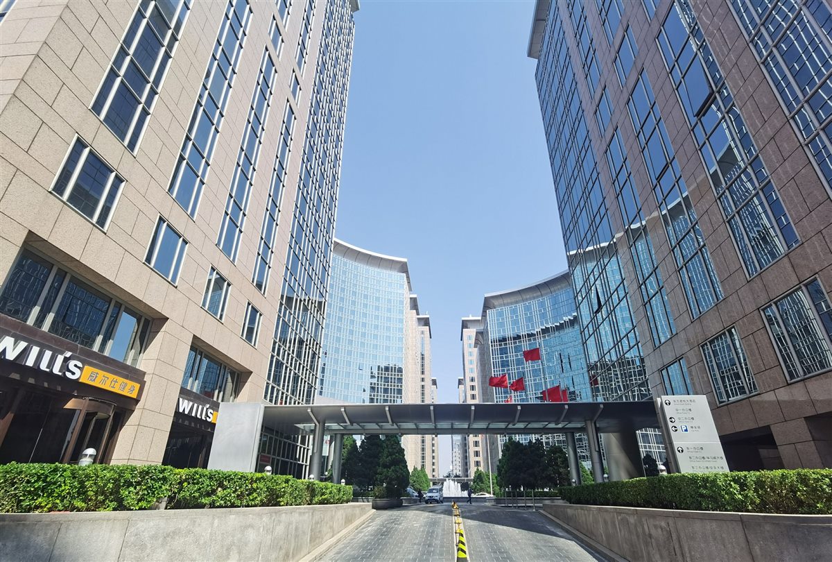东方新天地临街商业与写字楼入口实景